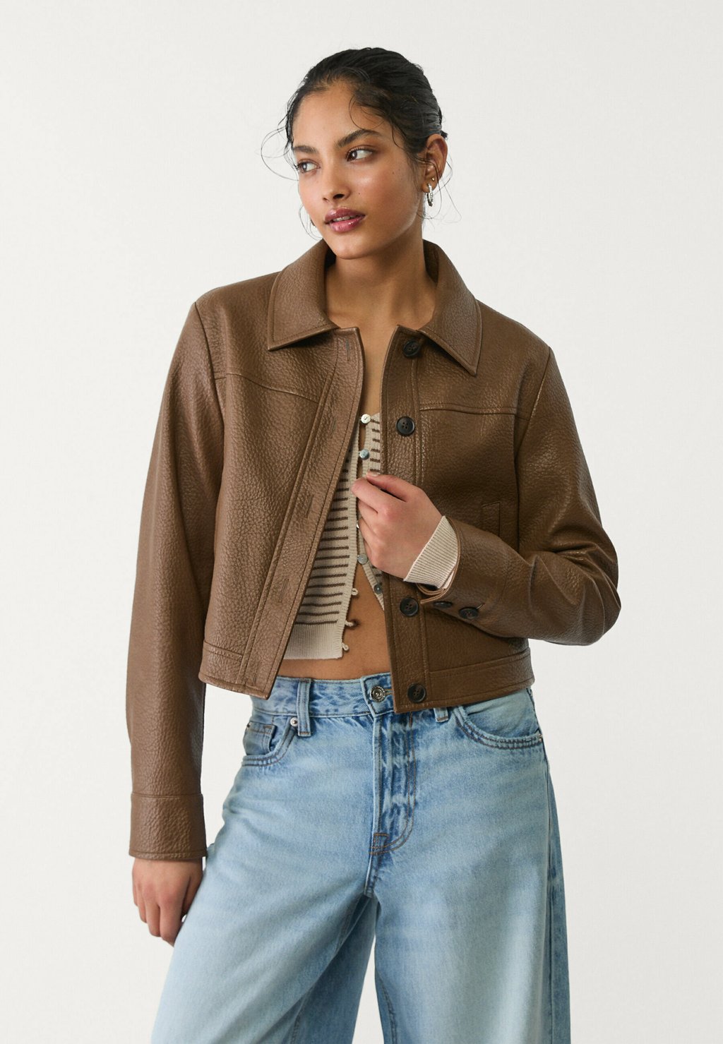 

Куртка из искусственной кожи BUTTONED Stradivarius, темно-коричневый