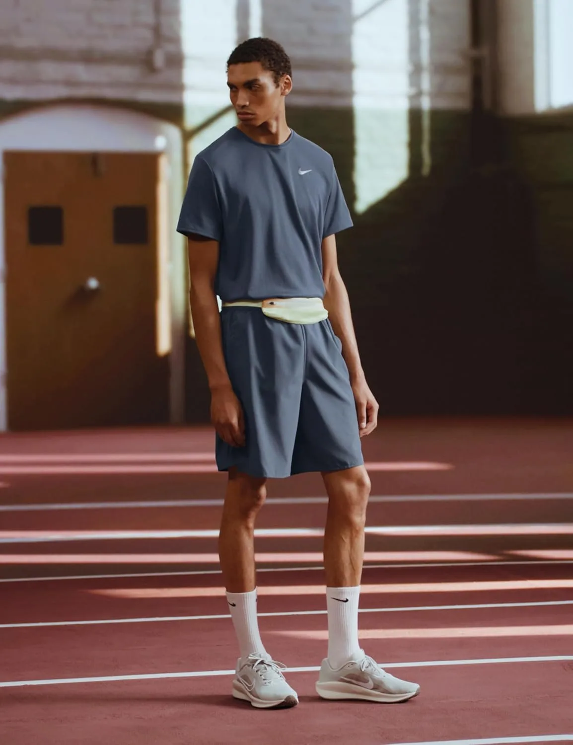 Мужские беговые кроссовки Nike Downshifter 13 FD6454 для бега по шоссе, белый — фото 3