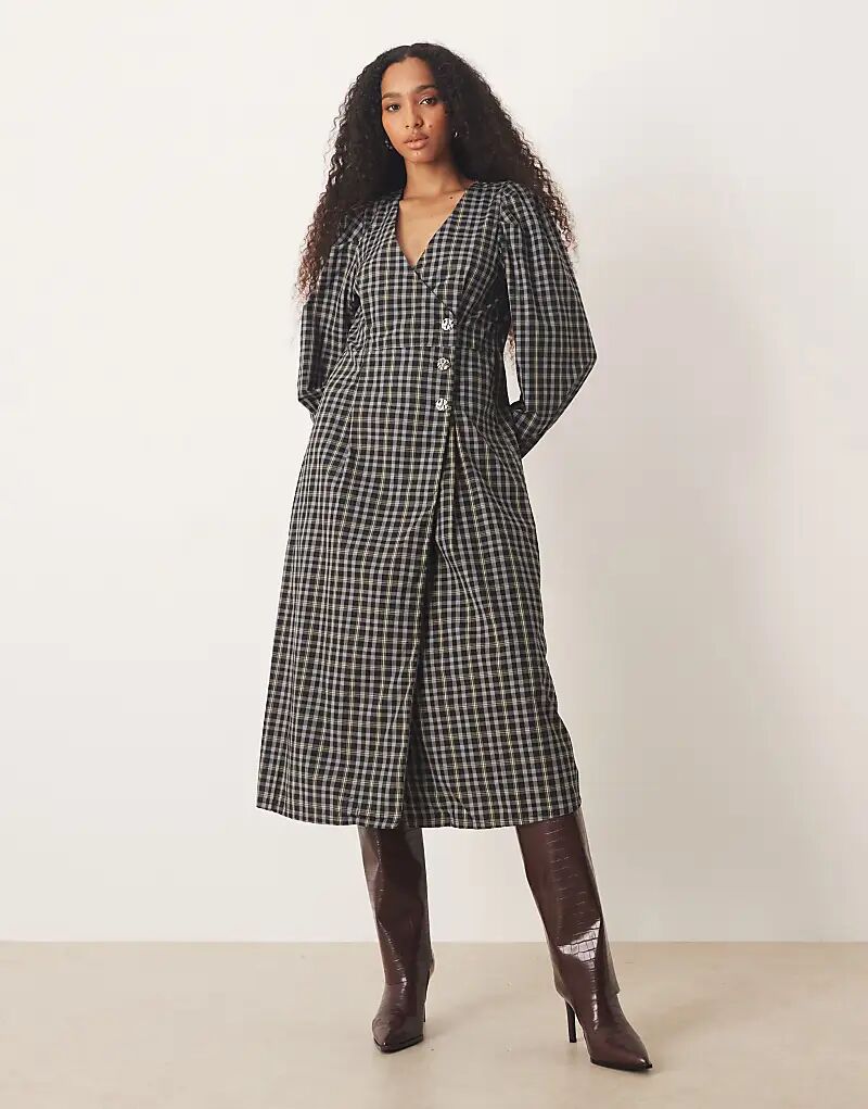 

Платье миди YAS с асимметричными пуговицами в черную клетку