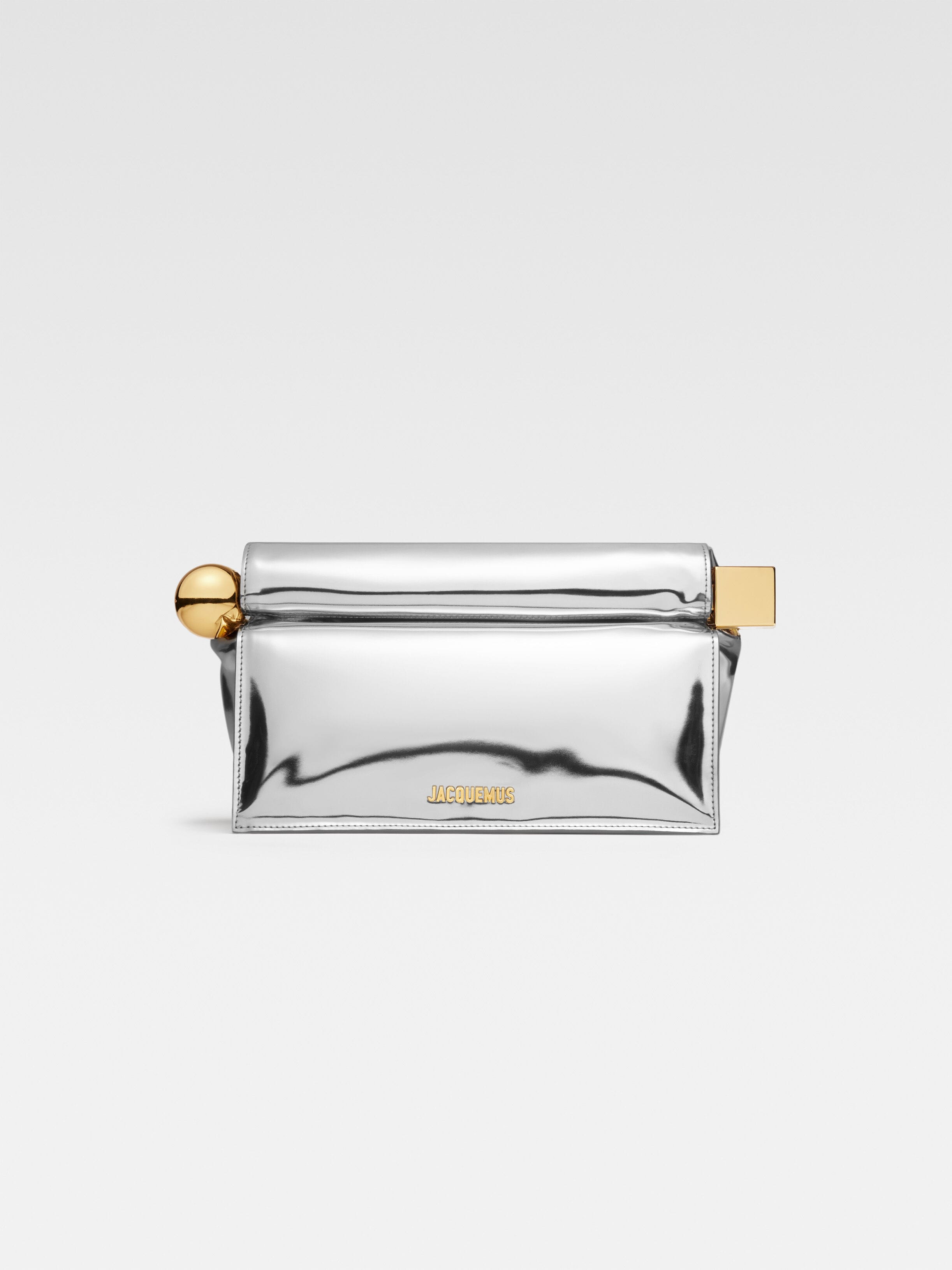 

Клатч Take-out JACQUEMUS The Rond Carré clutch, серебряный