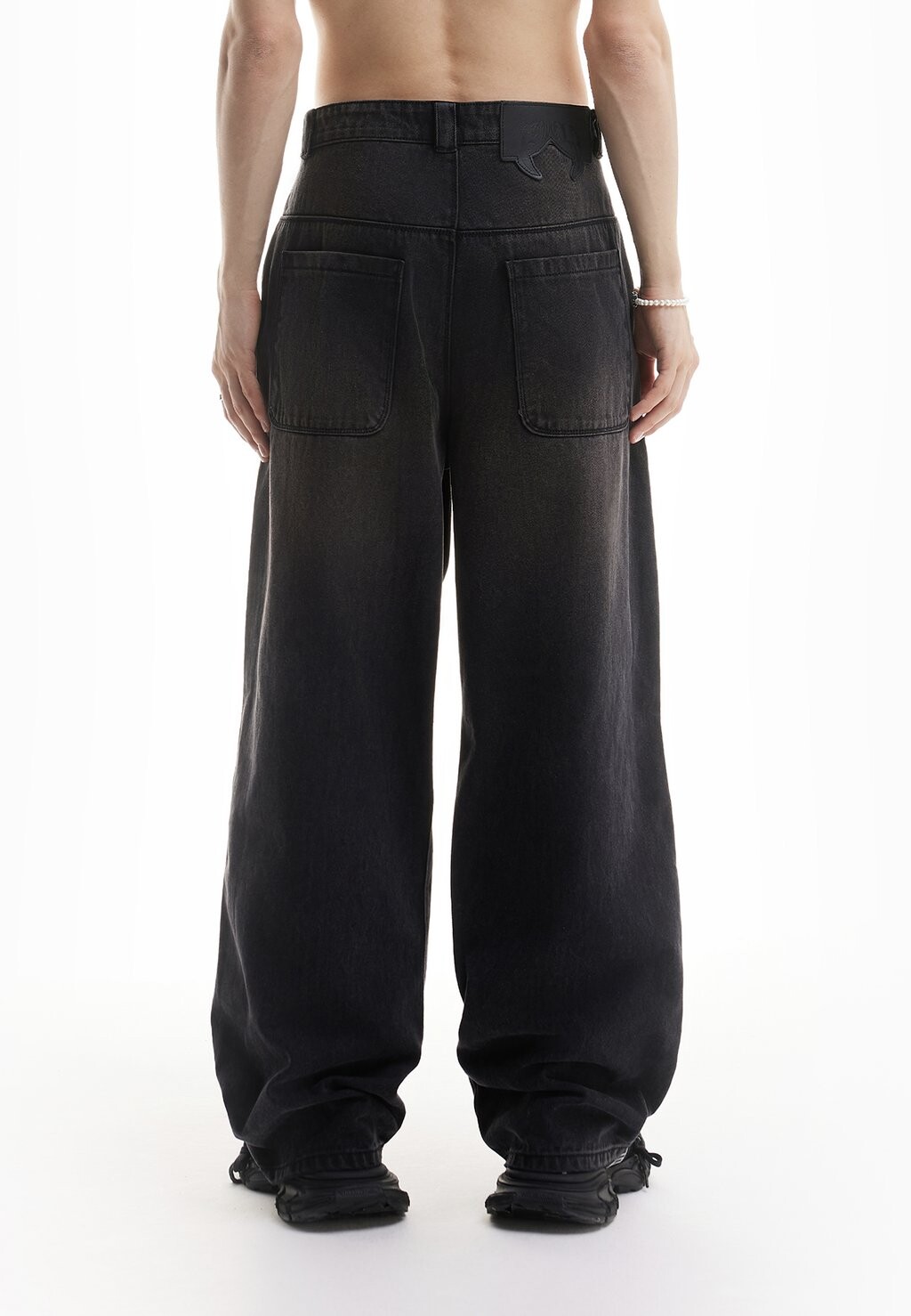 

Джинсы свободного кроя HEAVY BAGGY DISTRESSED DIRT WASH UNISEX FAVELA, черный деним