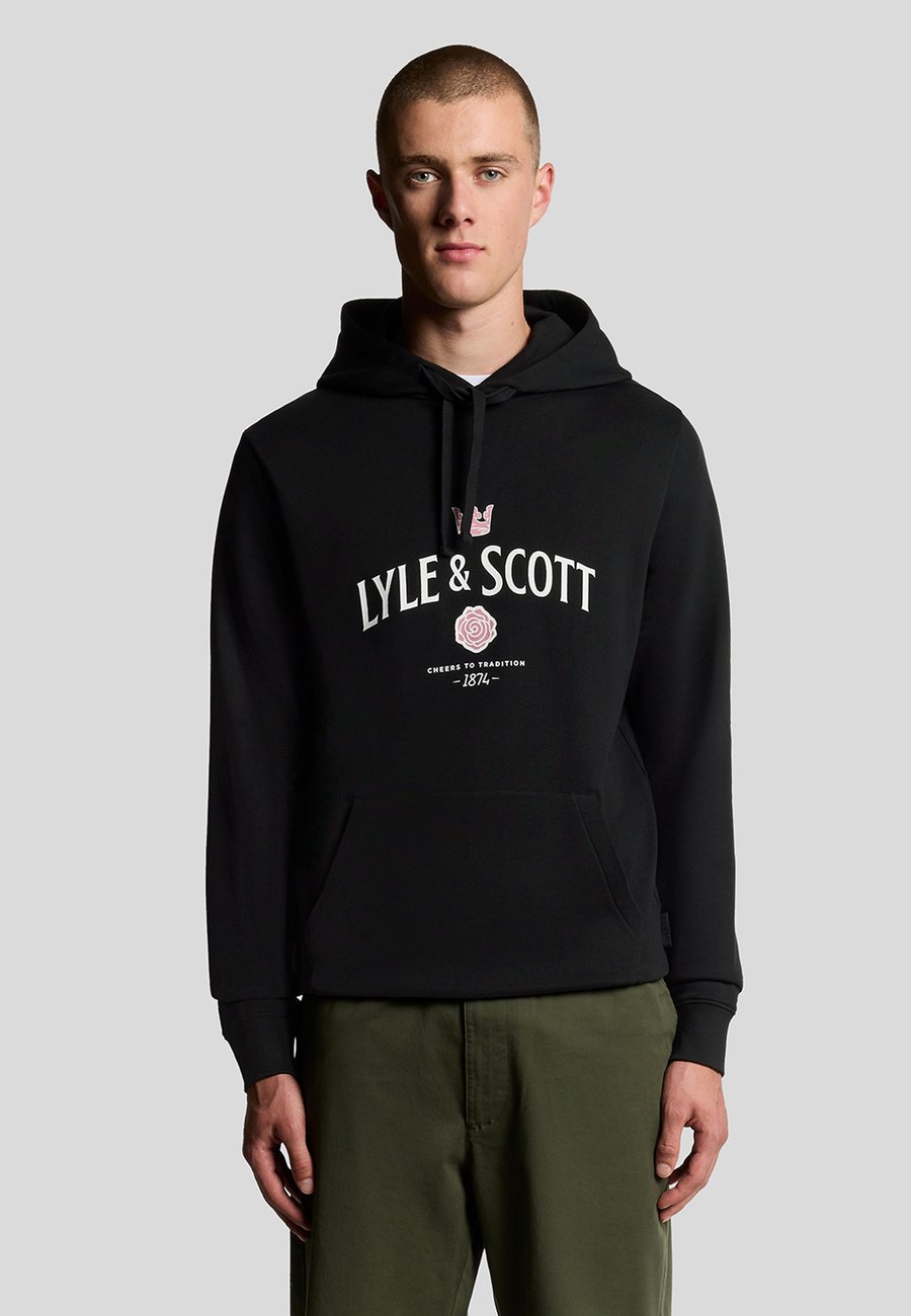 

Худи Lyle & Scott MID LAYERS CHEERS TO TRADITION GRAPHIC, Z Jet Black/Black