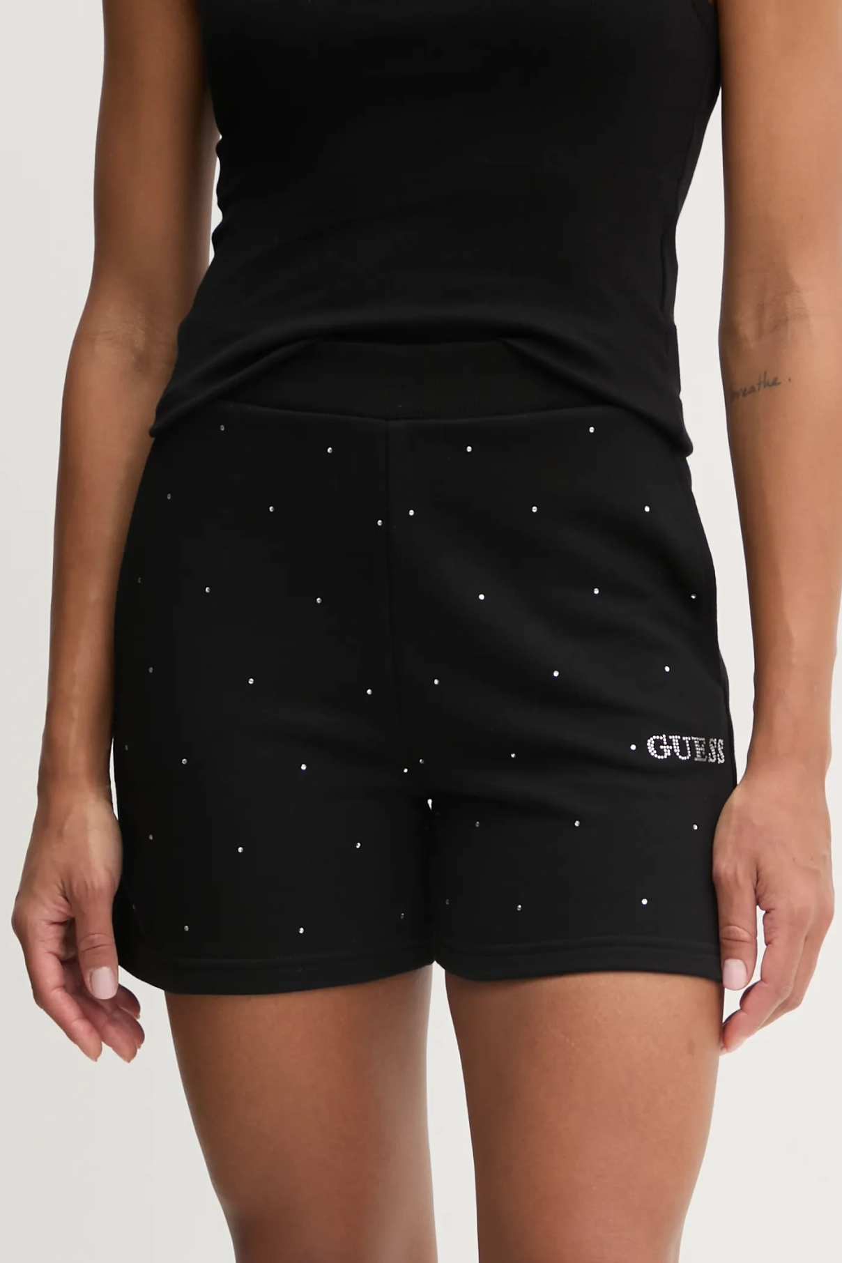 

Шорты со СТРАЗАМИ Guess, черный
