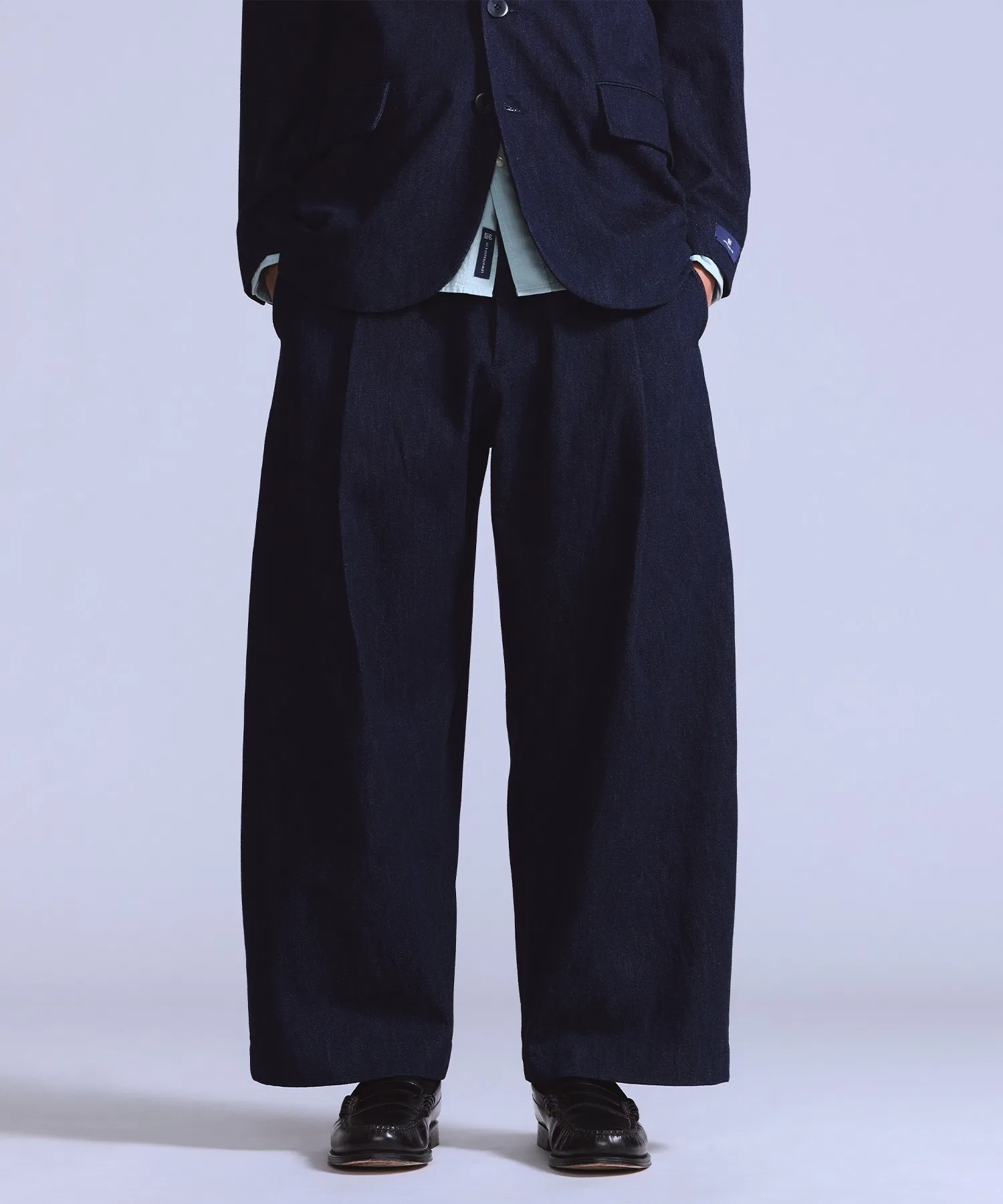 Джинсы Levi's BLUETAB™ с плиссировкой, темно-синие.