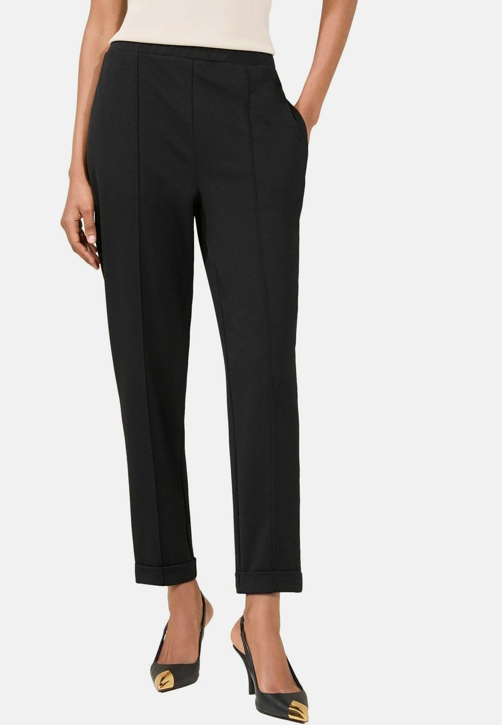 

Брюки REGULAR FIT - TAPERED Lipsy, черный
