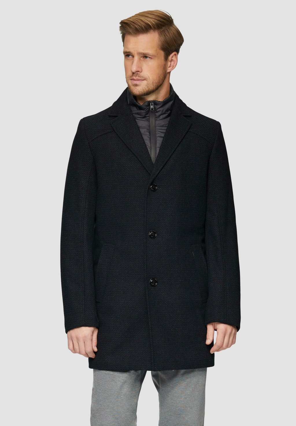 

Короткое пальто MIT HERAUSNEHMBAREM STEPP-EINSATZ s.Oliver BLACK LABEL, темно-синий