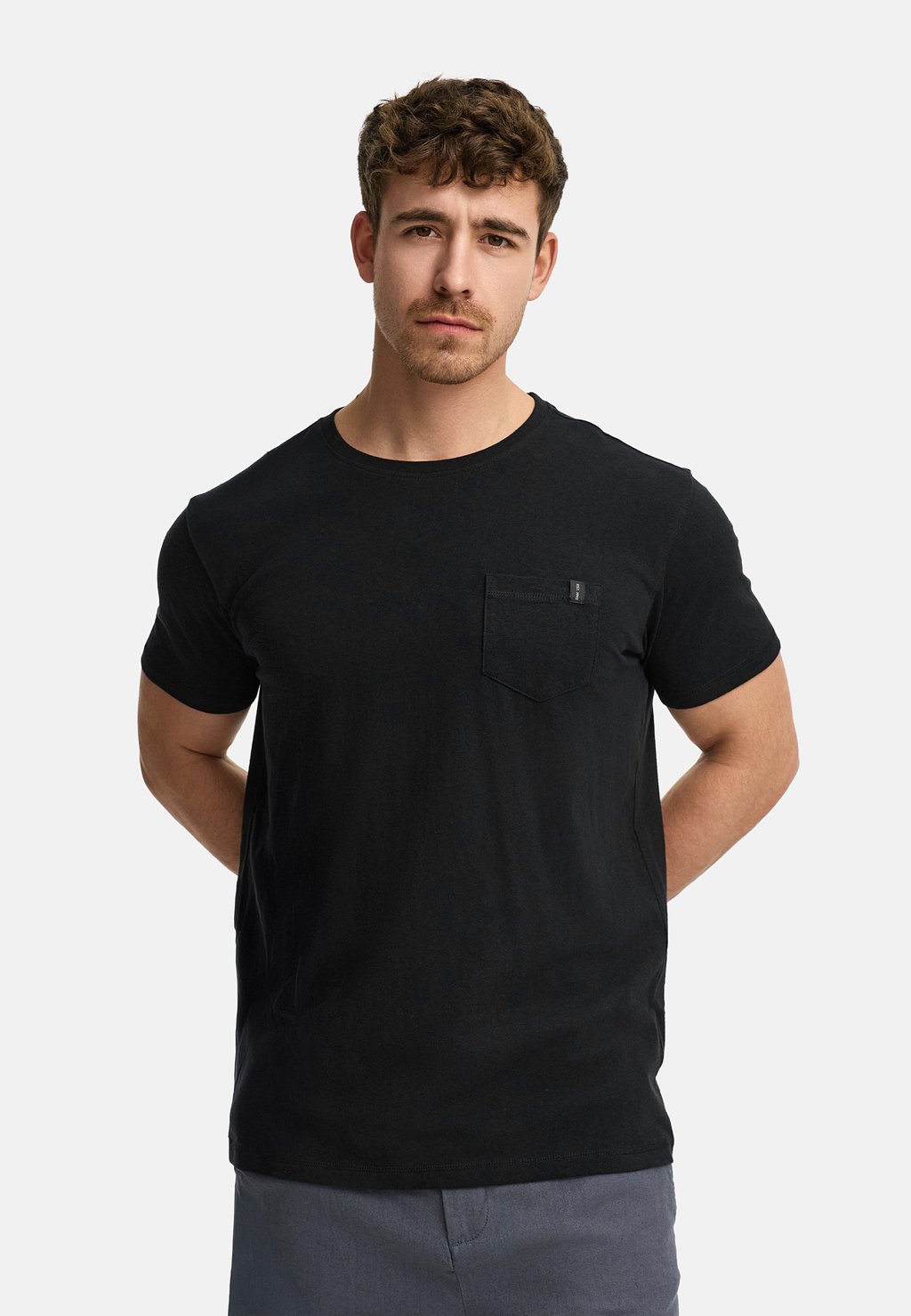 

Базовая футболка INDICODE JEANS, черный