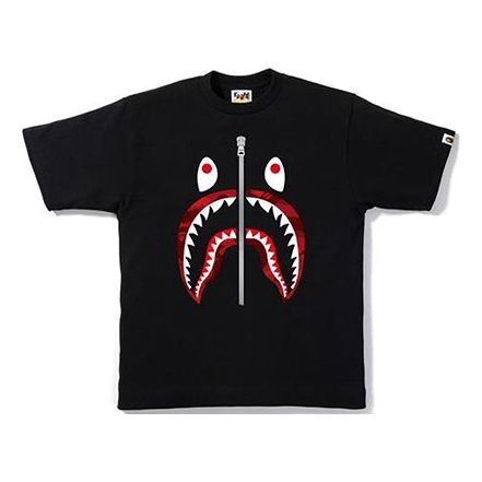 

Футболка A Bathing Ape Shark Face Tee 'Black', красный