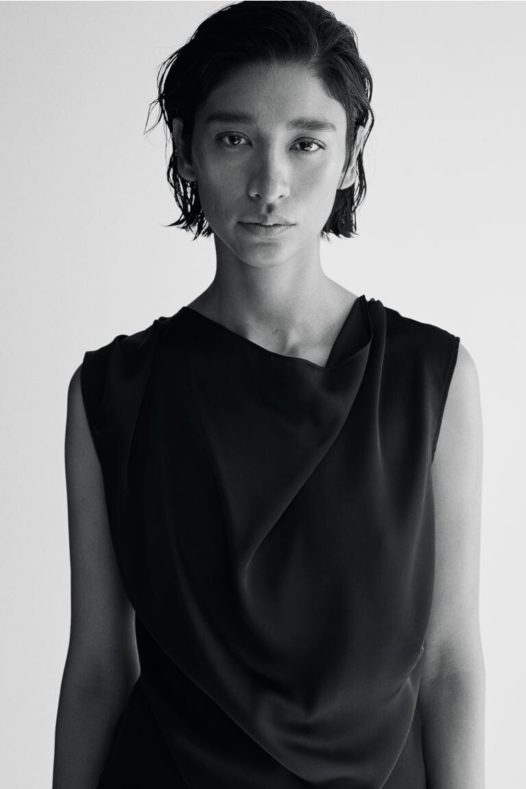 

Драпированный атласный топ H&M, черный