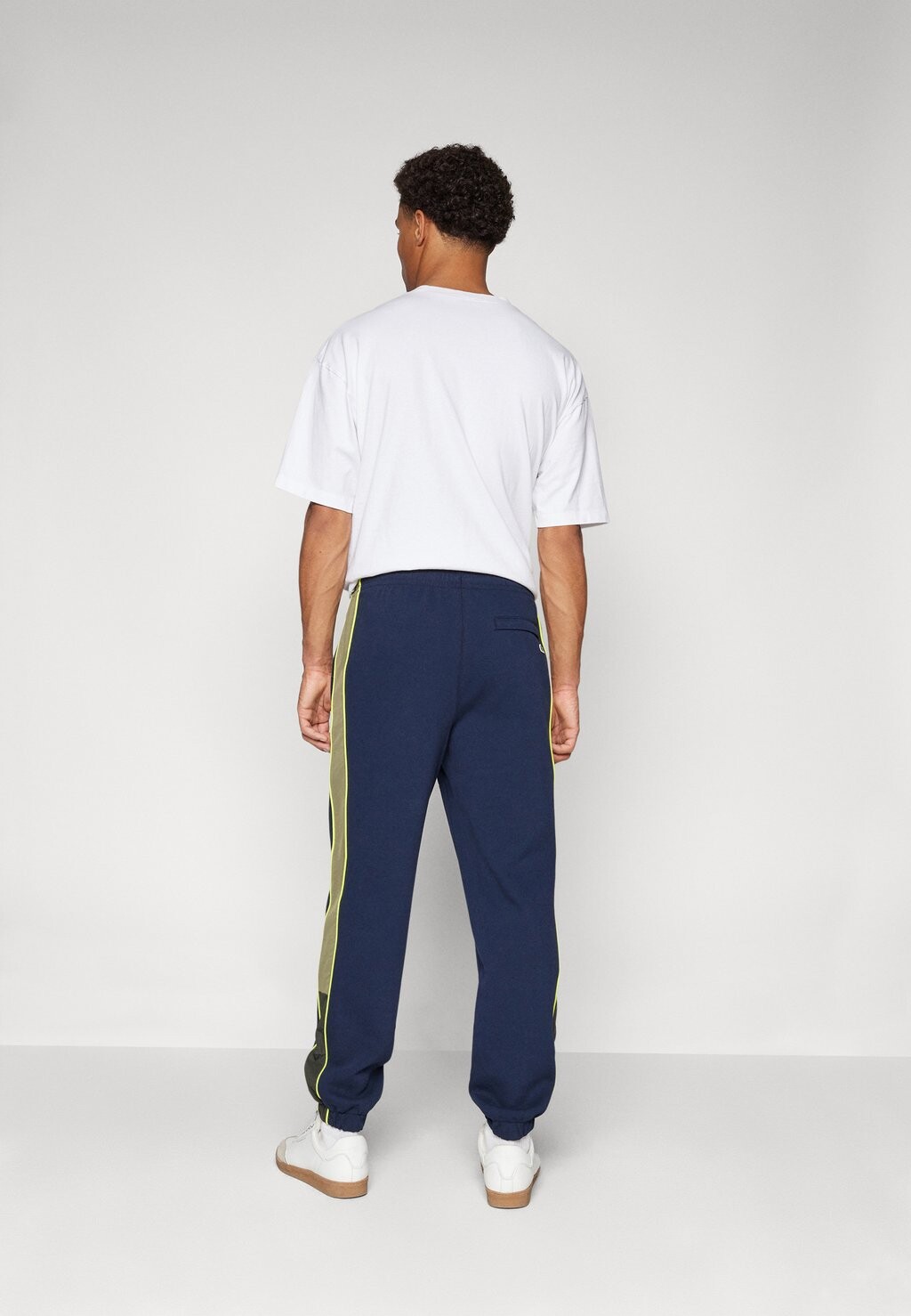 

Спортивные брюки Lacoste, черный