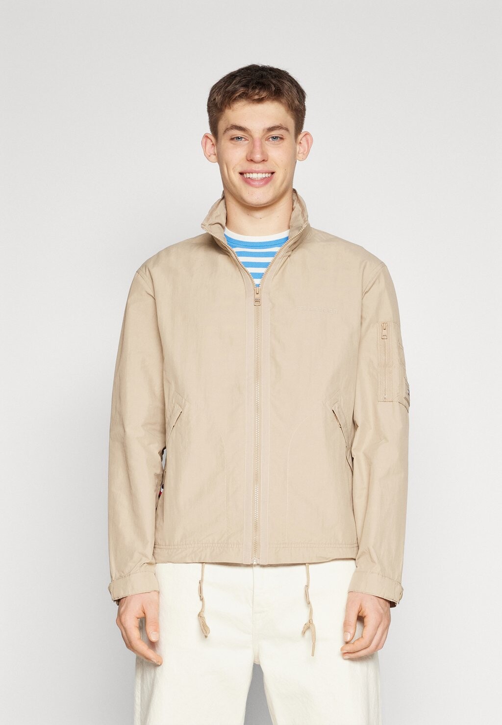 

Легкая куртка MIX STAND COLLAR JACKET Tommy Hilfiger, цвет batique khaki