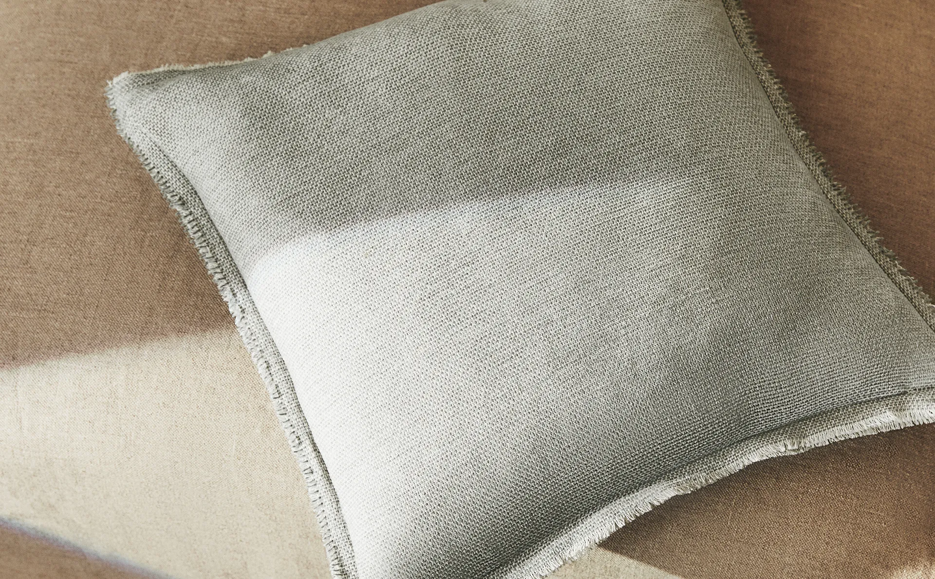 

Чехол для подушки из синели Zara Home, зеленый