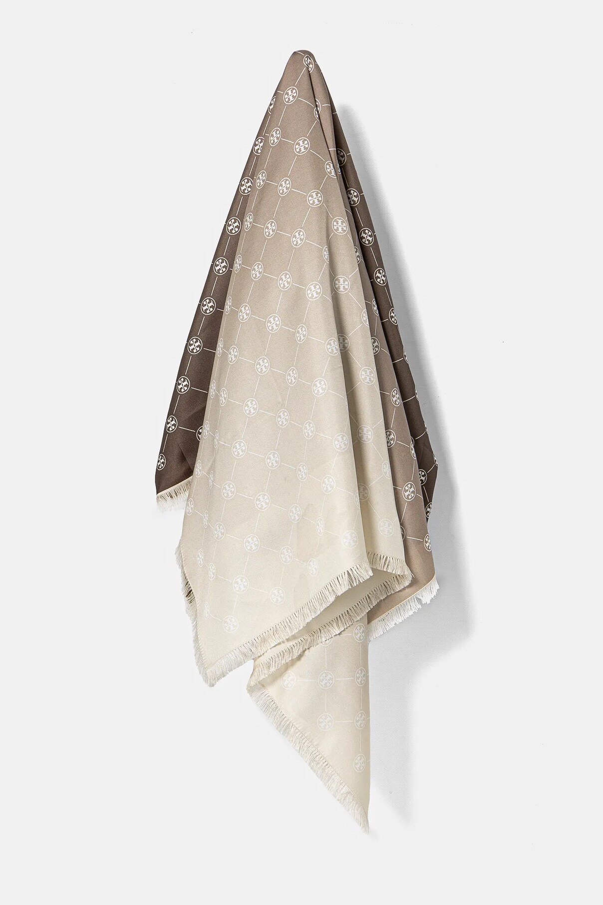 

Шелковый шарф T Monogram Silk Oblong Tory Burch, бежевый