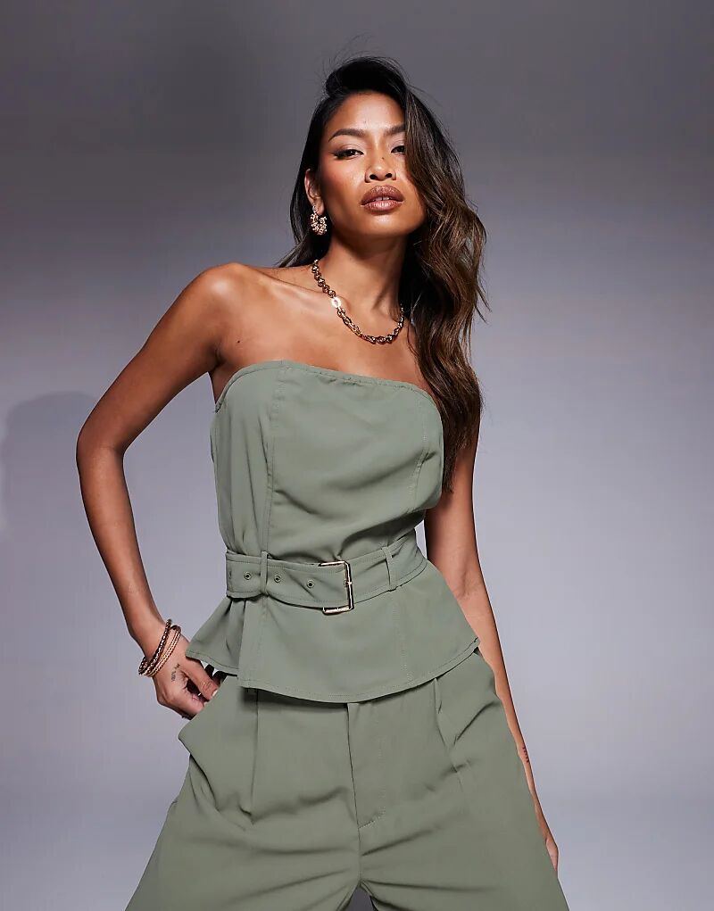 

In The Style x Natalya Wright Exclusive - Элегантный топ без бретелек с поясом цвета хаки - co-ord