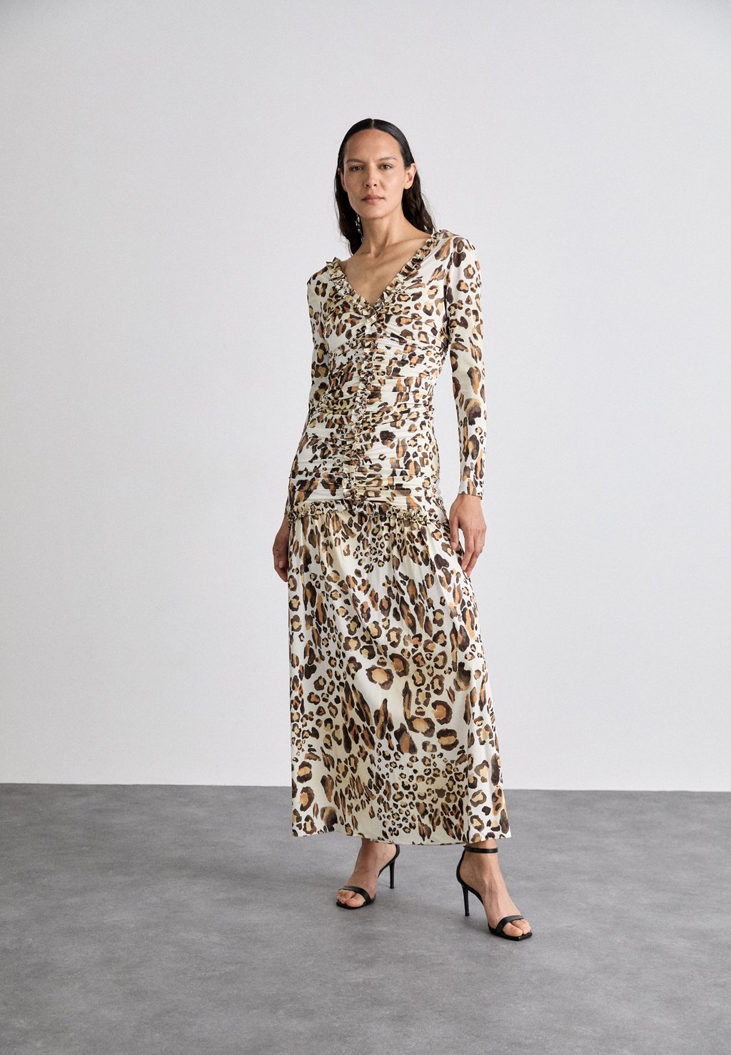 

Платье для особых случаев LEOPARD ELLEN GOWN Needle & Thread, светло-розовый