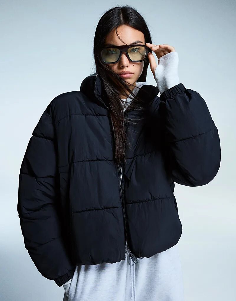 

Куртка-пуховик Bershka черного цвета