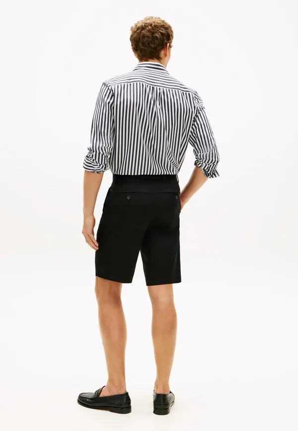 Бруклинские атласные узкие шорты-чиносы Tommy Hilfiger, Black — фото 2