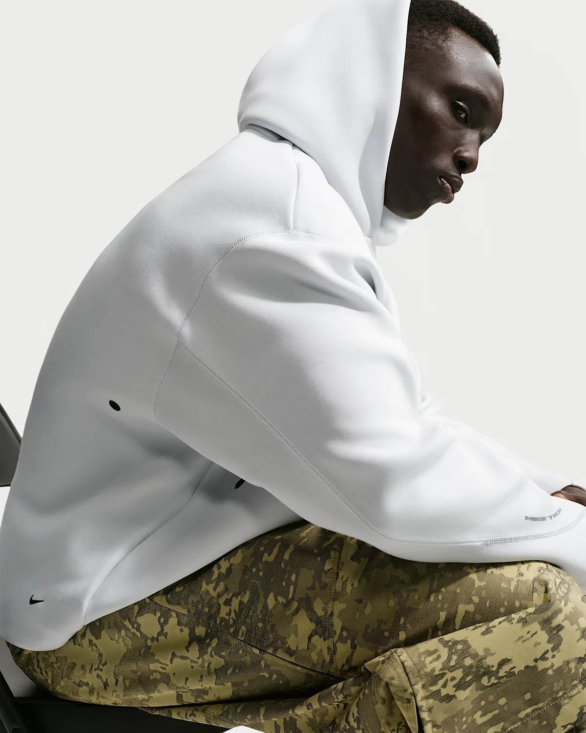 Мужская флисовая худи-пуловер Nike Tech, Off White/Black — фото 3