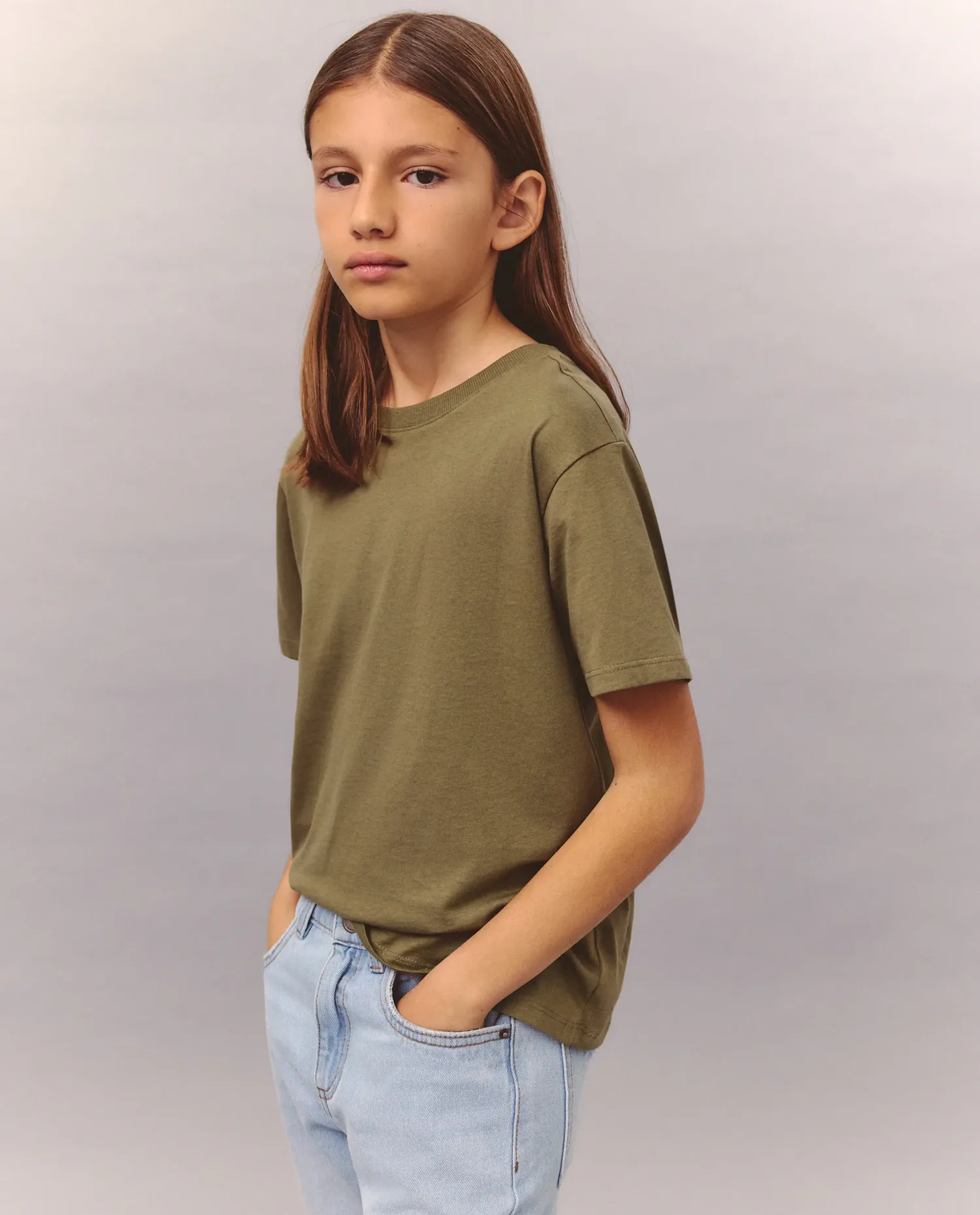 Детская однотонная футболка с коротким рукавом Kids El Corte Inglés, хаки — фото 2