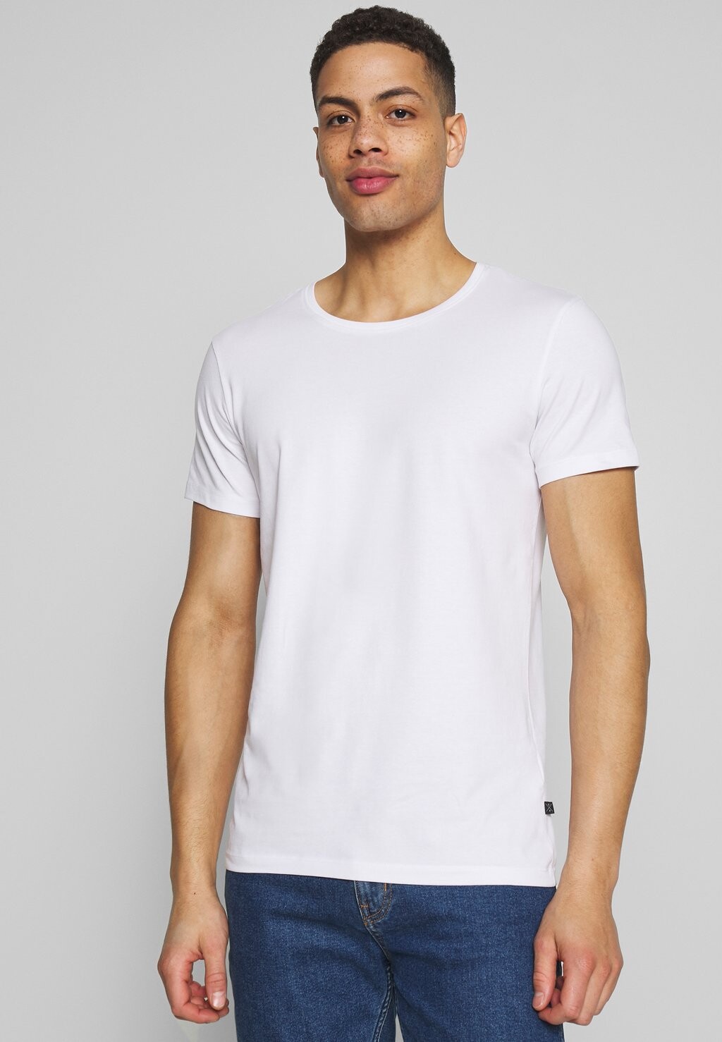 

Футболка базовая DAVID CREW NECK Casual Friday, цвет bright white