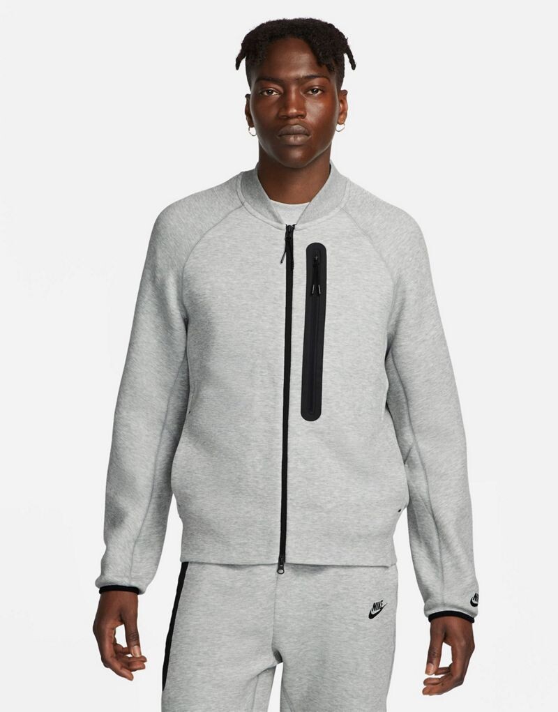 

Серая толстовка из технического флиса Nike
