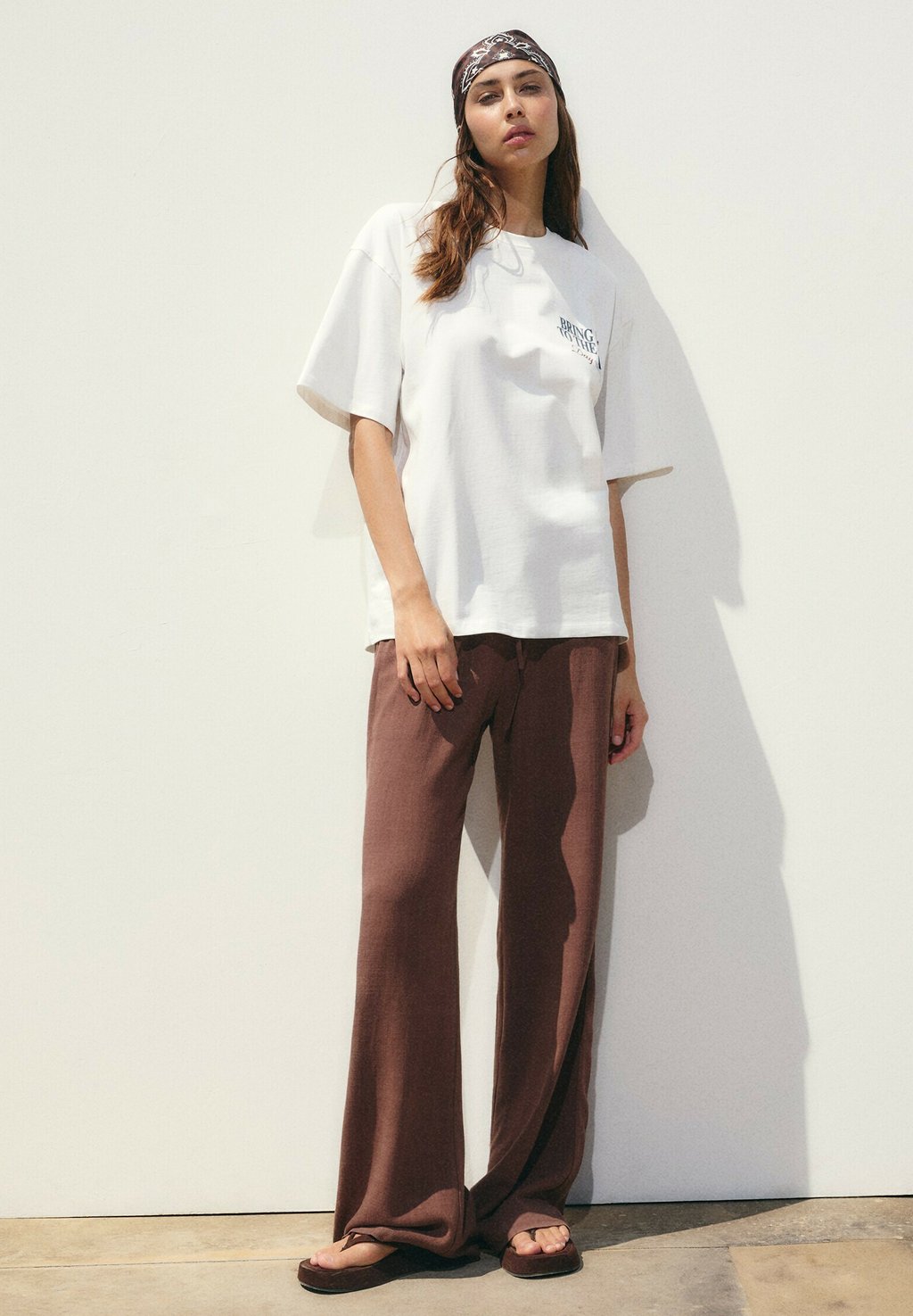 

Футболка с принтом CRAB Stradivarius, белый