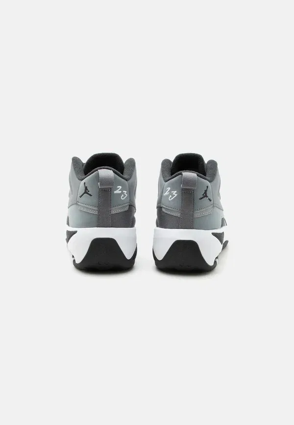 Кроссовки Max aura 7 trainers Jordan, холодный серый/черный/белый — фото 3