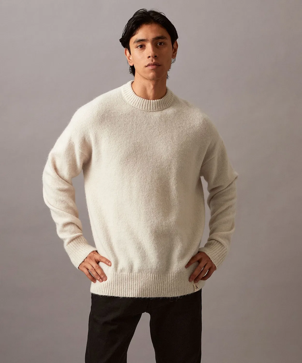 Свитер классический траккер Calvin Klein, полиэстер с шерстью и альпакой, светлый бежевый