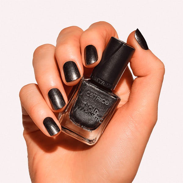 Магнитный лак для ногтей CATRICE Bold Magnetic Nail Polish, 040 — фото 4