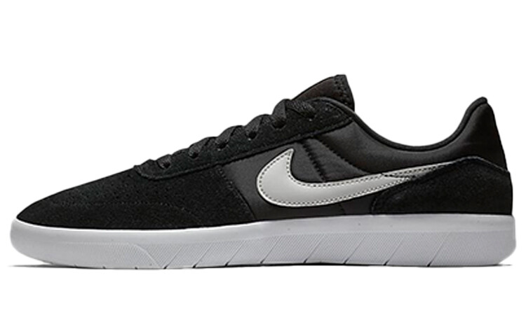 

Nike SB Team Classic Black White