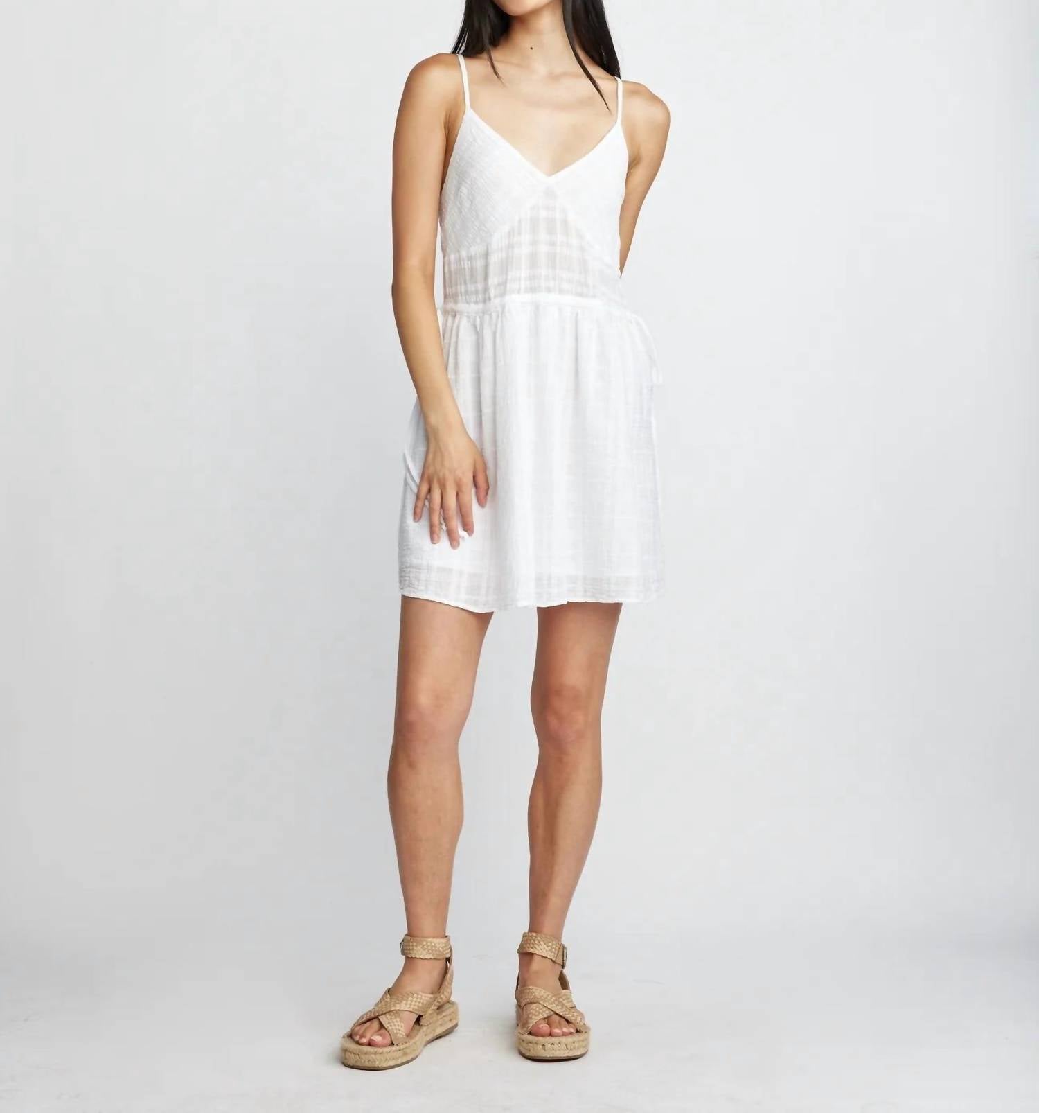 

Платье Donna Waist Tie в белом цвете Санторини Self Contrast