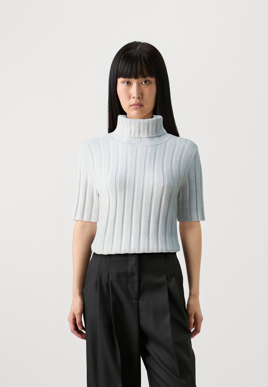 

Простая футболка ROLLNECK FTC Cashmere, цвет Snowflake