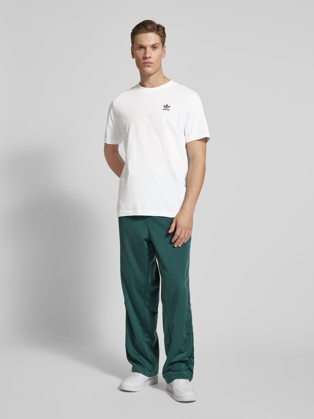 

Футболка с вышитым логотипом adidas Originals, белый