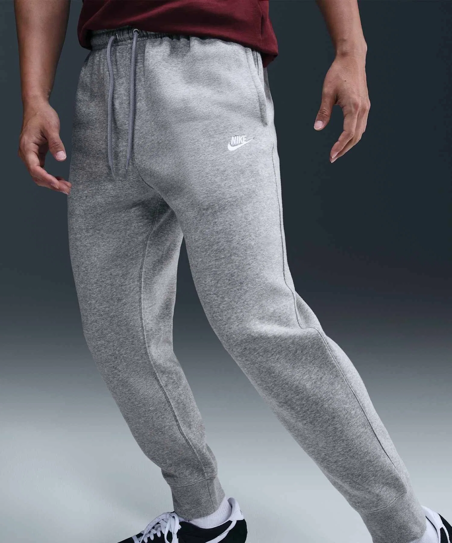 Мужские спортивные брюки Nike Club FN3788-063, темно-серый меланж — фото 2
