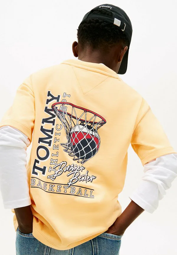Футболка с графическим принтом на спине и круглым вырезом Tommy Hilfiger, Faded Sun Kiss — фото 4