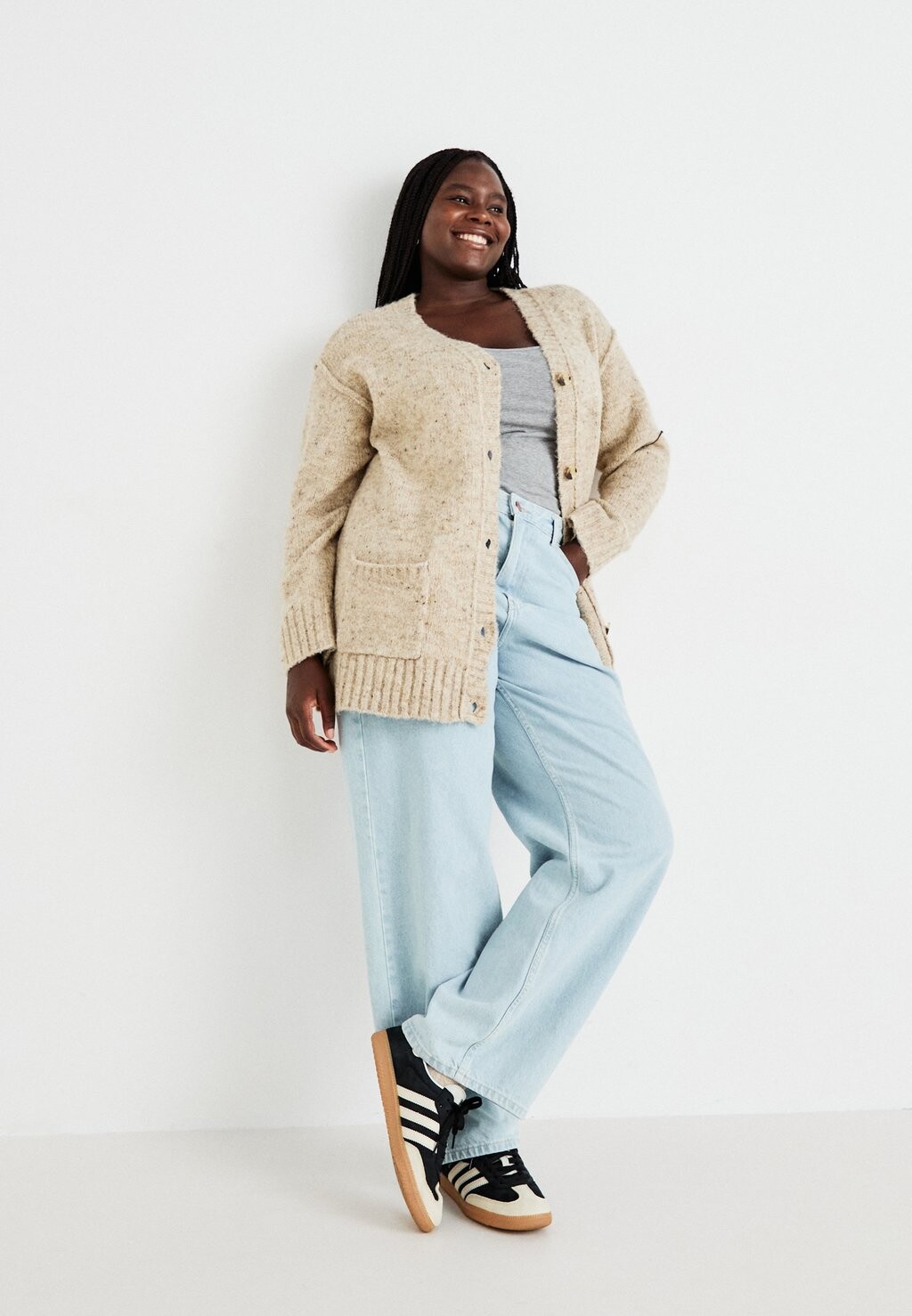 

Кардиган VMCINGRID V NECK CARDIGAN Vero Moda Curve, бежевый