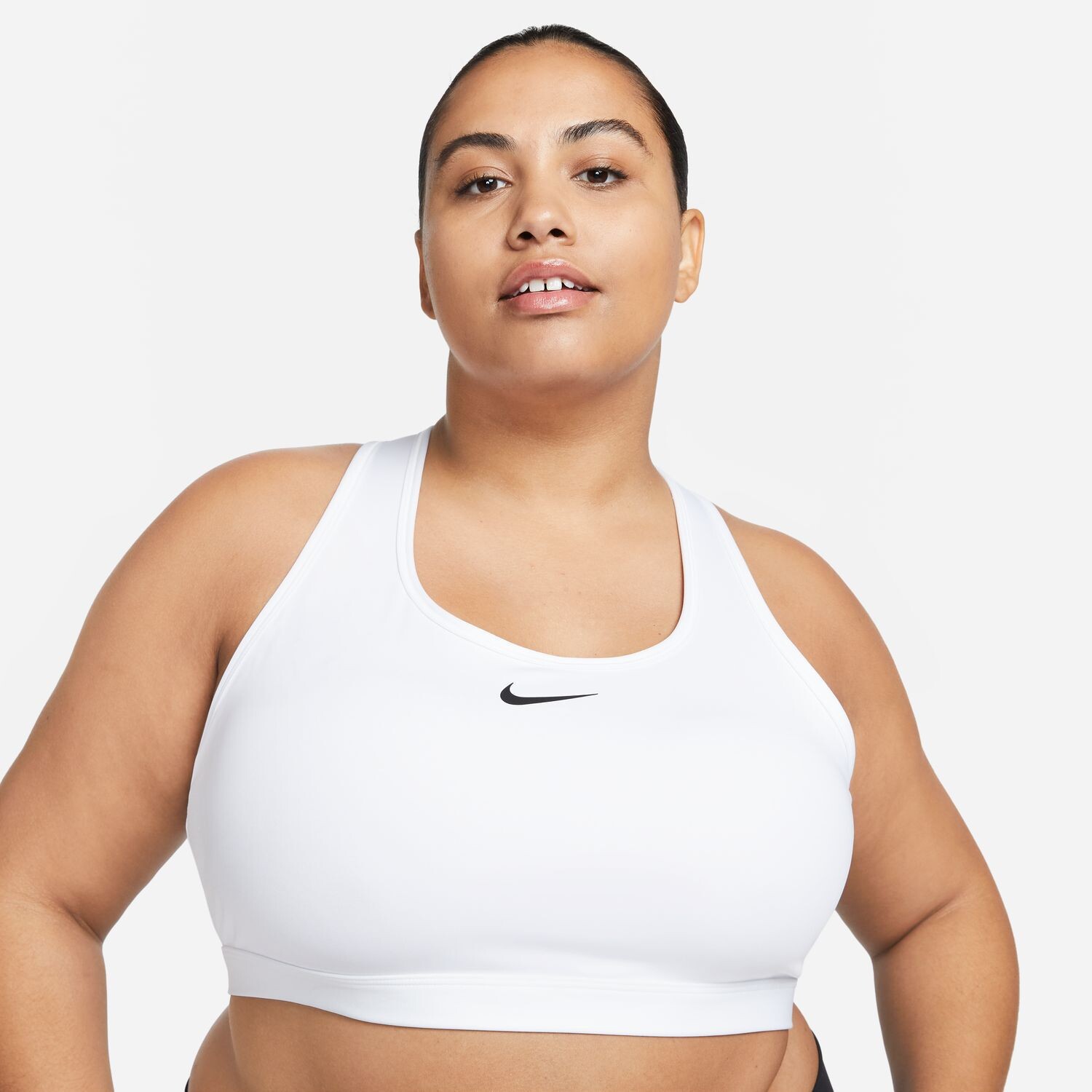 Спортивный бюстгальтер среднего размера с мягкой подкладкой Nike Swoosh больших размеров Nike, черный — фото 3