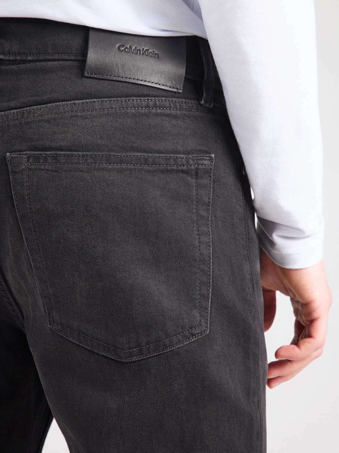 Calvin Klein Джинсы Slim fit из черного денима — фото 2