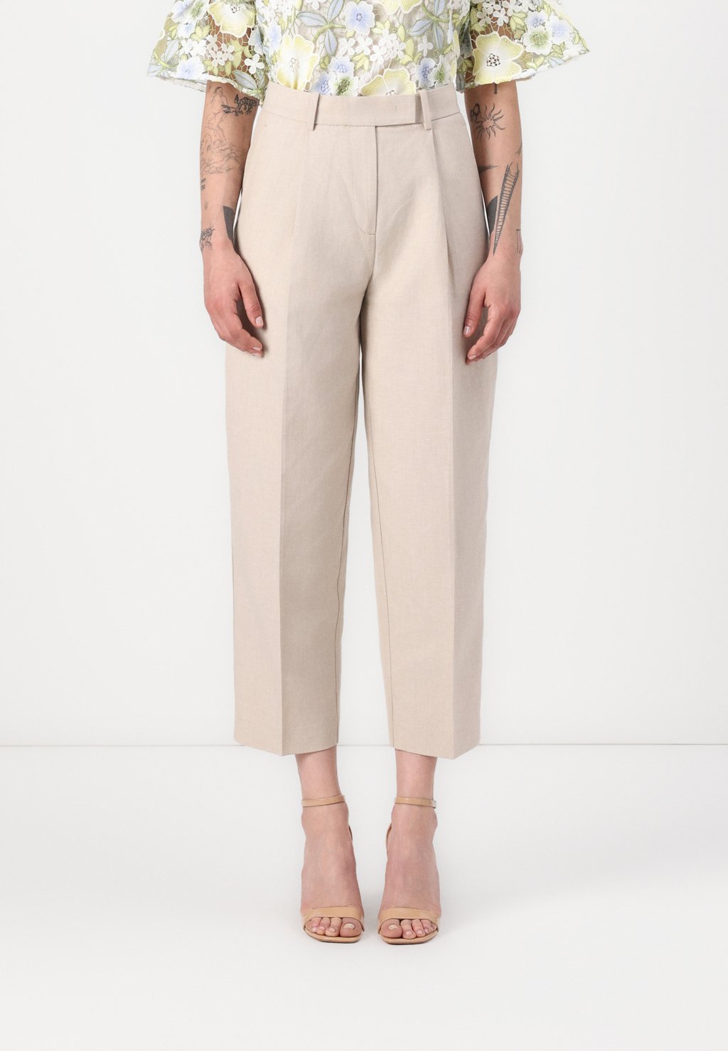 

Брюки PLEATED TAPERED PANTS Tommy Hilfiger, бежевый