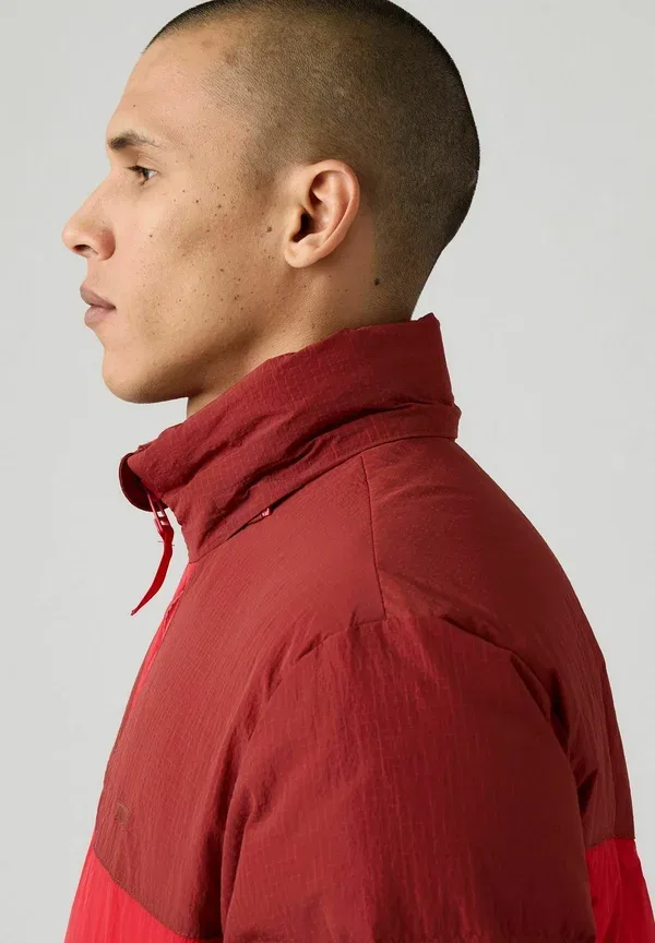 Куртка зимняя короткая Rockridge Levi'S, цвет сафари — фото 3