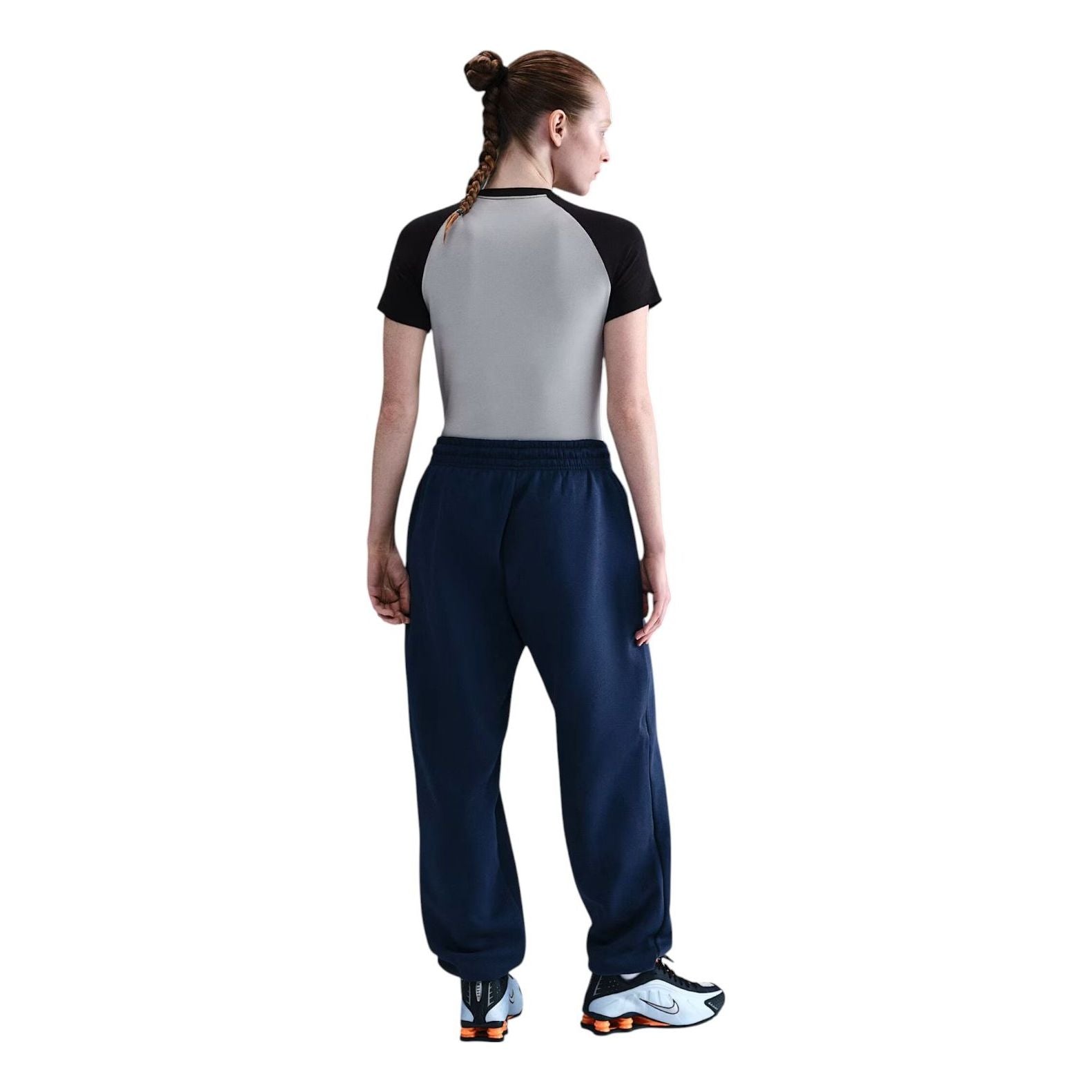 (WMNS) Футболка Nike Sportswear Chill Knit Slim Graphic T-Shirt 'Light Smoke Grey' — фото 3