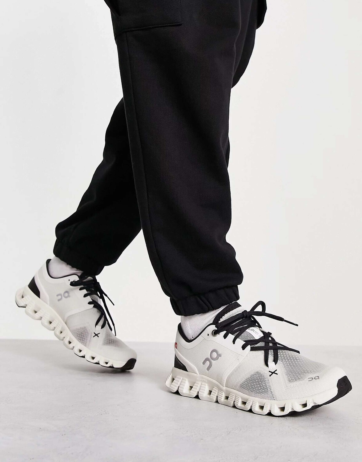 Кроссовки ON Cloud X 3 белого и черного цвета On Running — фото 2