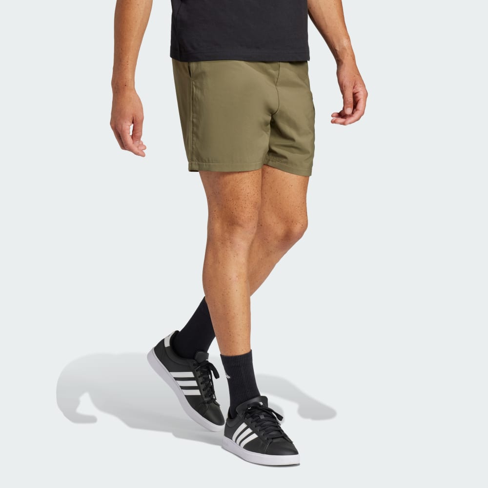 Шорты Adidas Essentials Small Logo Cargo Chelsea Shorts, цвет Olive Strata/Black — фото 3