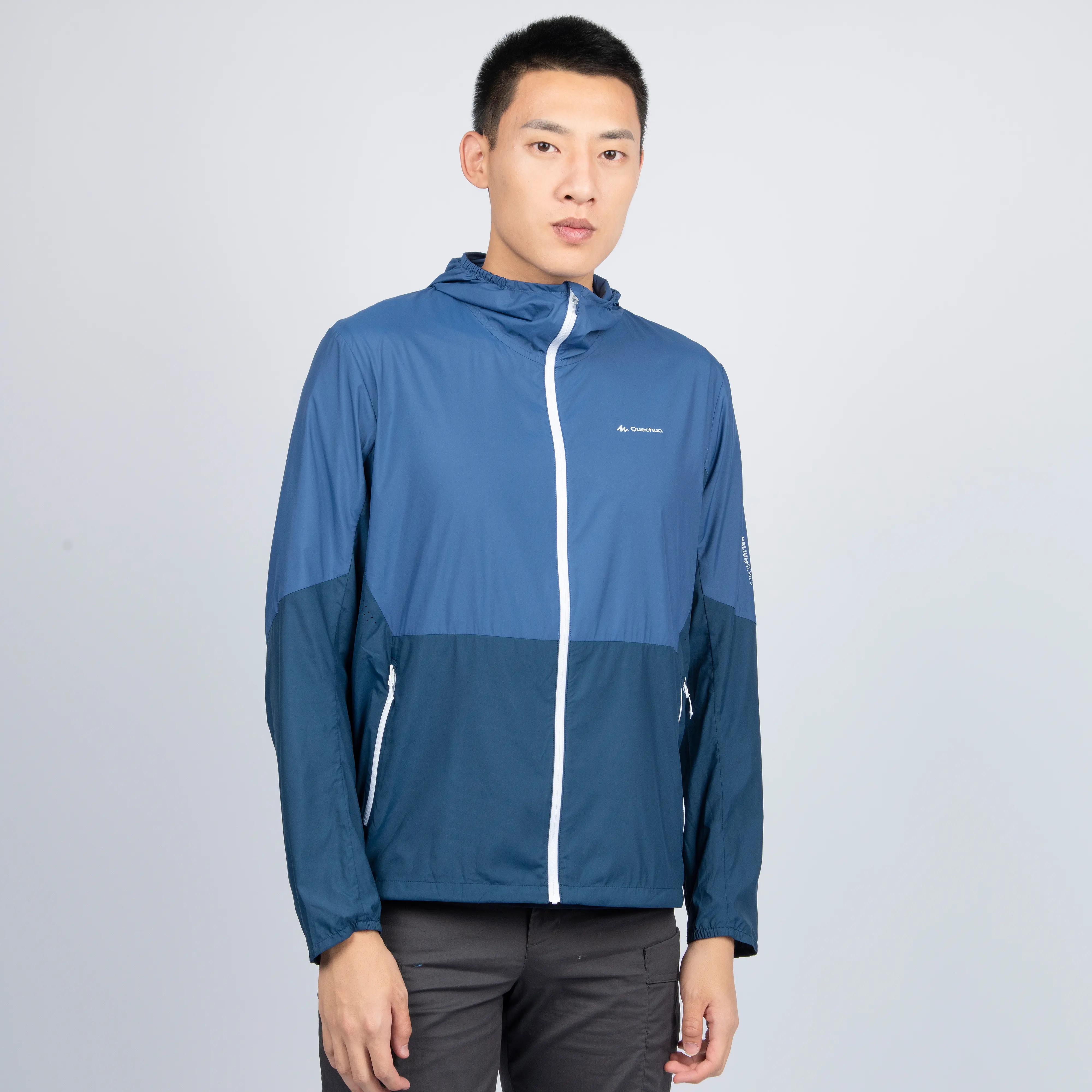 

Мужская горная трекинговая ветровка Quechua HELIUM 500