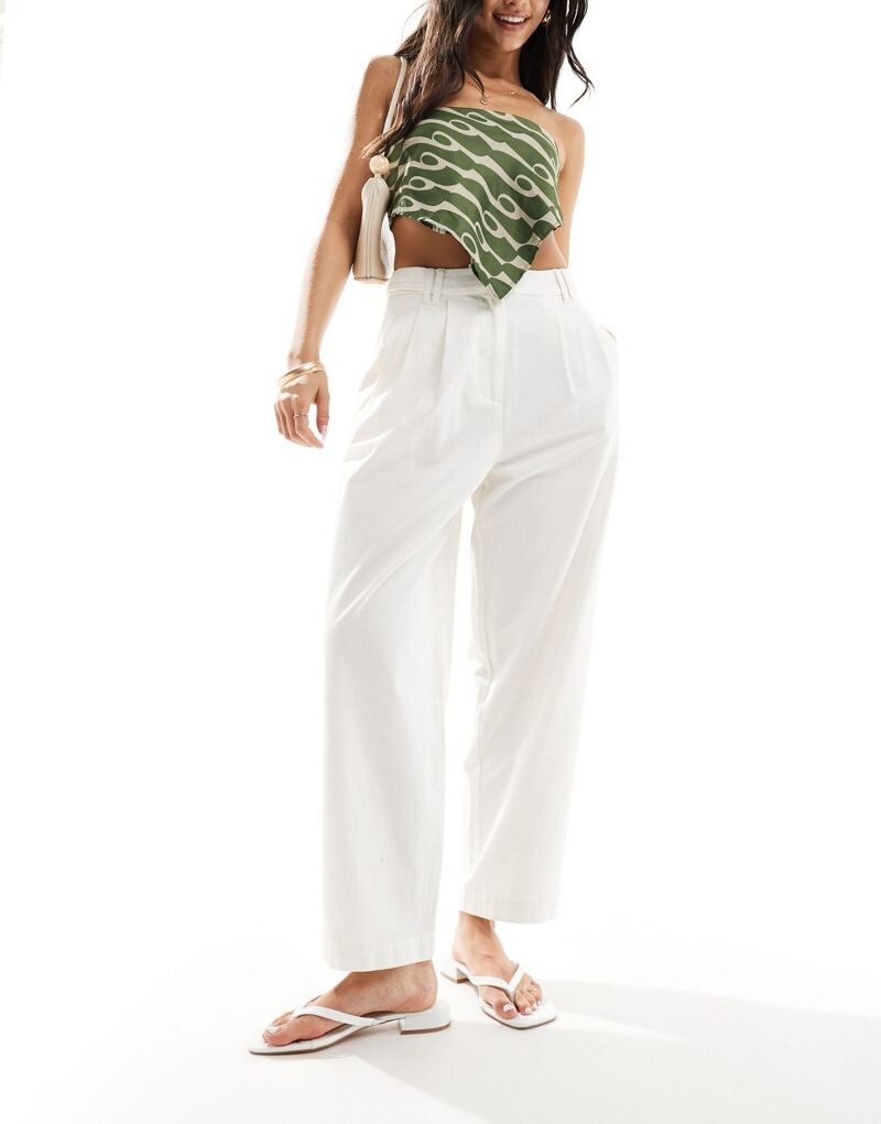 

ASOS DESIGN – белые брюки-чиносы с декоративной застежкой на пуговицы
