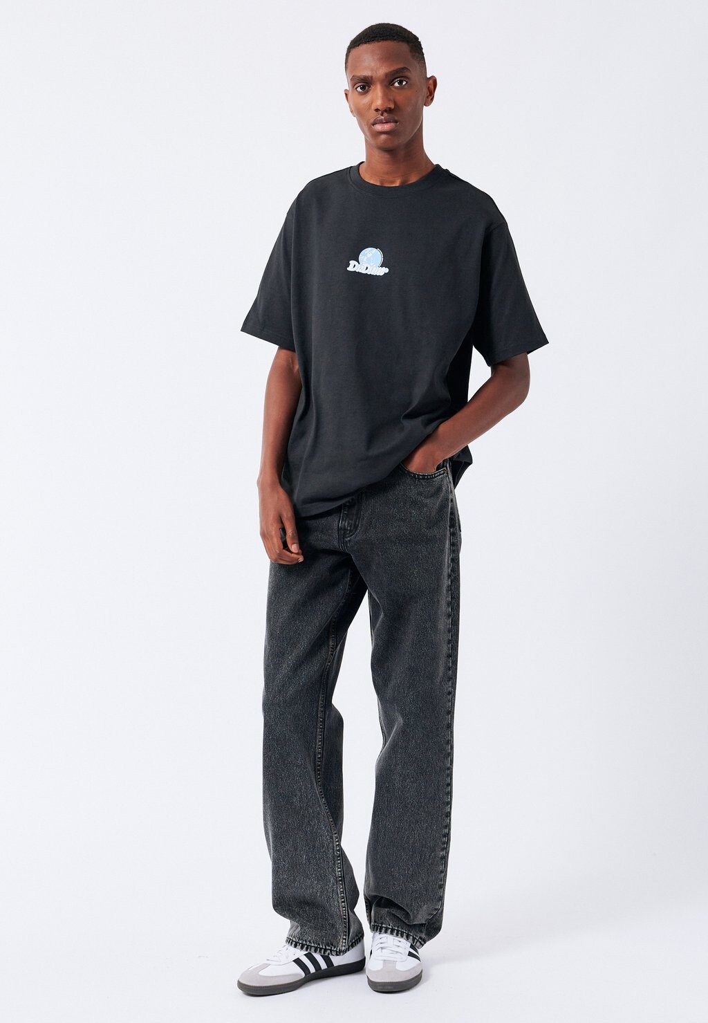 

Джинсы прямого кроя OMAR Dr.Denim, цвет Mottled Black