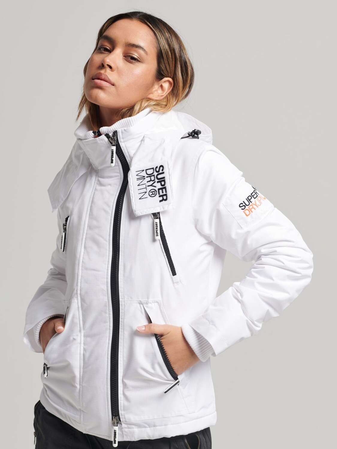 

Куртка-ветровка Superdry Mountain SD, оптика