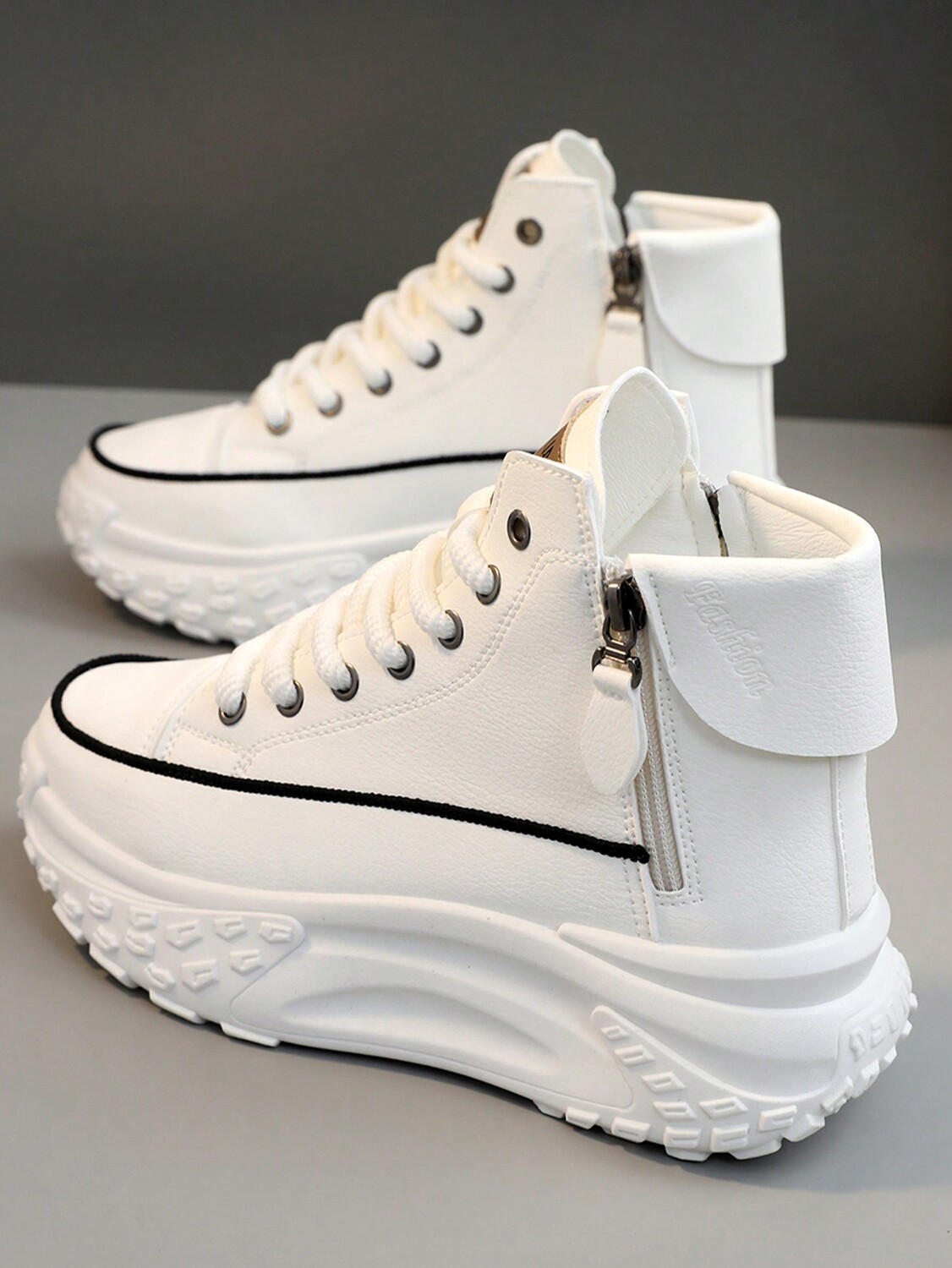 

Кроссовки SHEIN, белый
