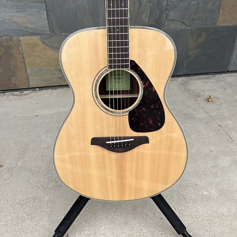 

Акустическая гитара Yamaha FS830