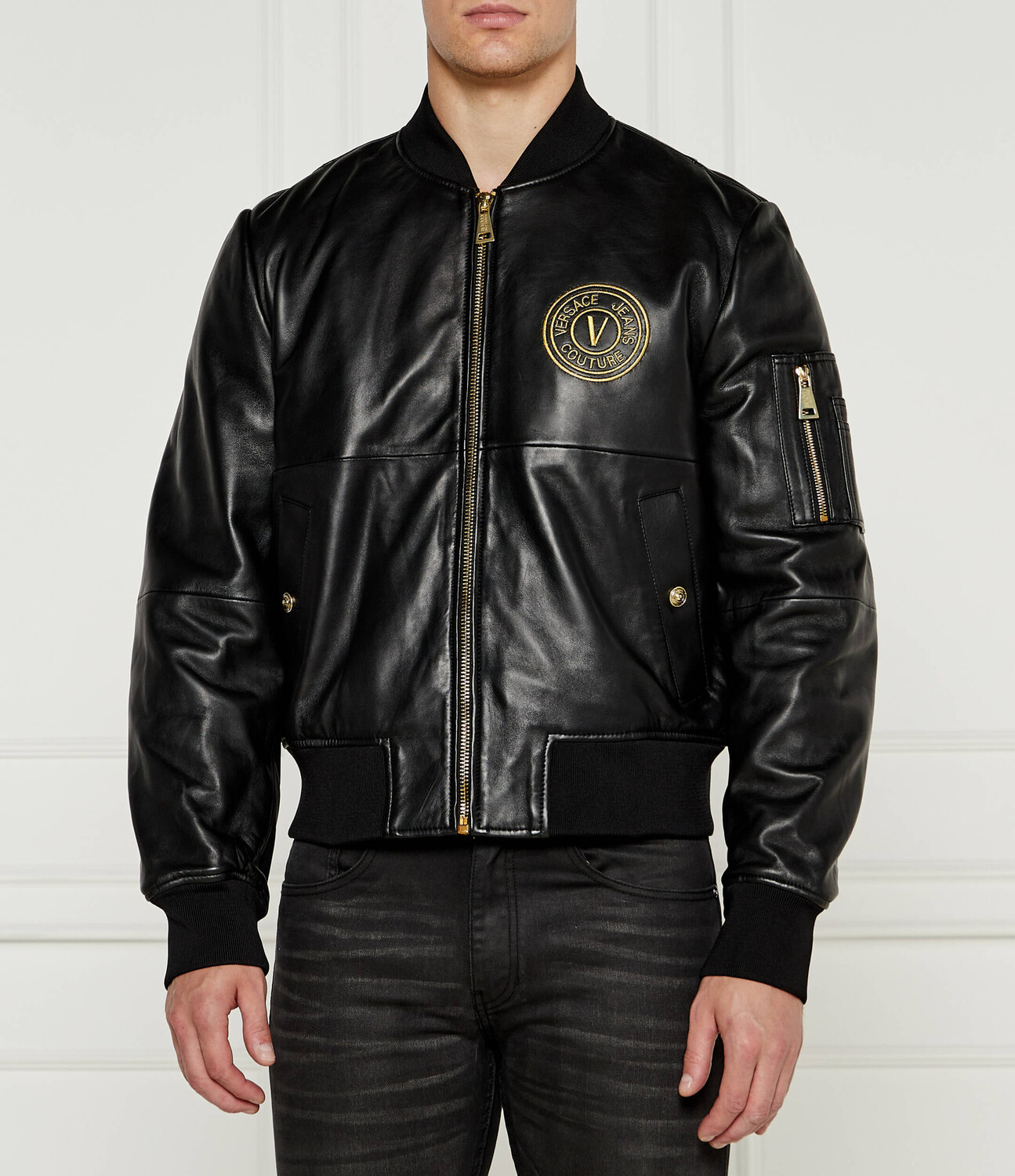

Кожаная куртка Versace Jeans Couture Regular Fit, черный